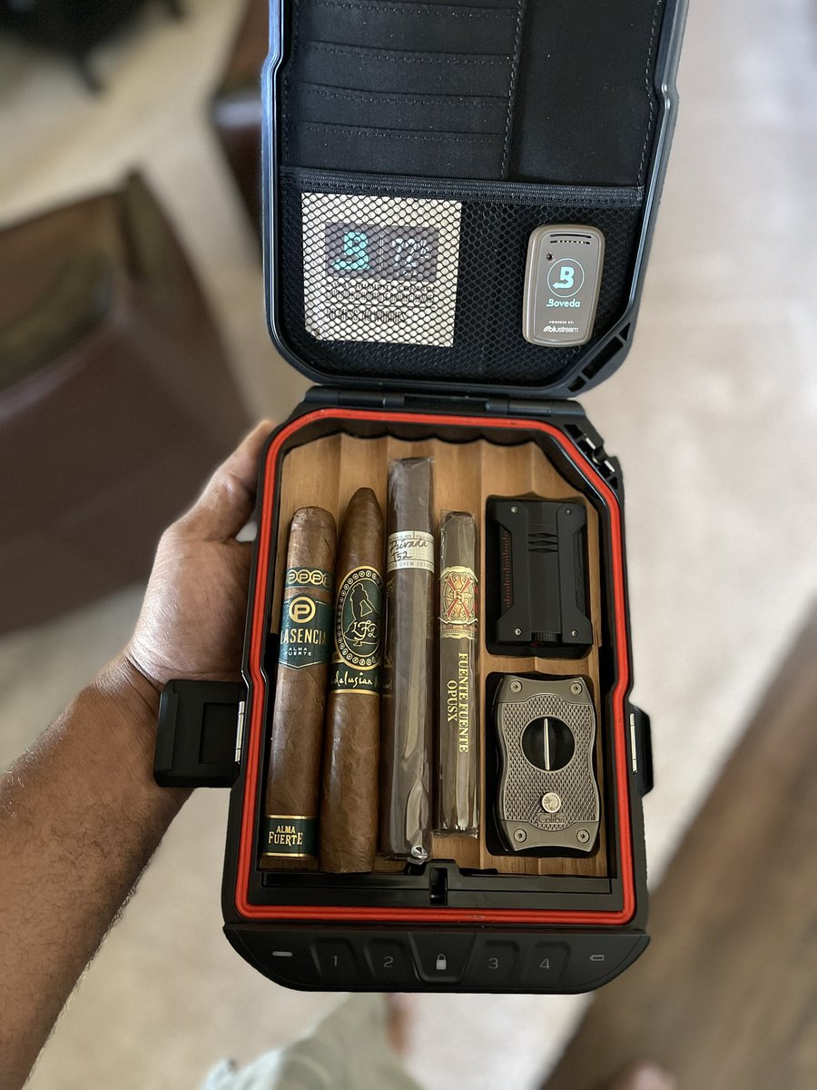 DesignBuildAtl's tweet image. Work hard play harder!! #cigarlifestyle #Cigar #cigars #cigarsociety