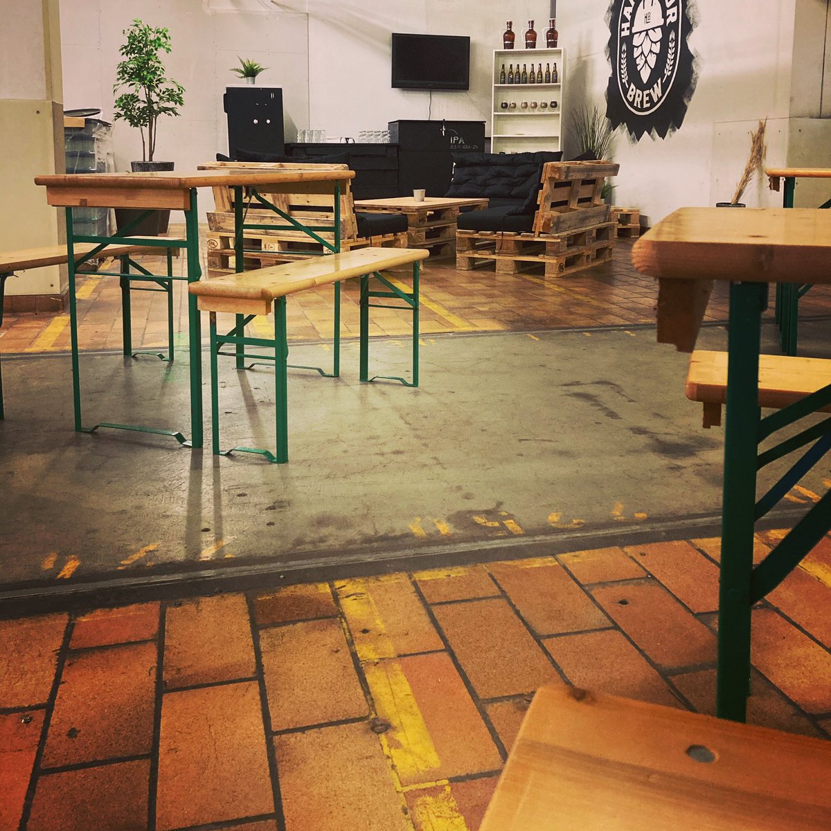 HardLaborBrew's tweet photo. Morgen ist die Lounge wieder geöffnet mit frischem Bier on tap !!
.
#hardlaborbrew #rampenverkauf #pratteln #beerontap #localcraftbeer #supportlocalcraftbeer https://t.co/vVW1jF4FtL