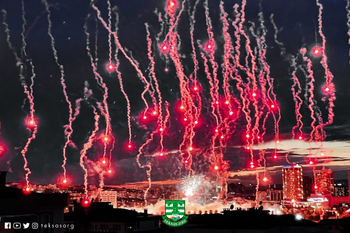 teksasorg's tweet photo. 01.06.2021 | Sığmaz yere göğe Bursaspor aşkı! https://t.co/G4mfHAgSer