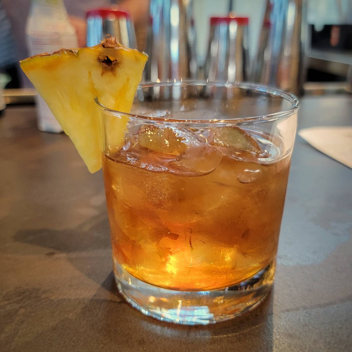 AlexEatsTooMuch's tweet photo. 𝙂𝙖𝙡𝙡𝙚𝙮 𝘽𝙖𝙠𝙚𝙧𝙮 𝙎𝙦𝙪𝙖𝙧𝙚 𝙞𝙨 𝙊𝙥𝙚𝙣!
I previewed the new Galley Bakery Square at @bakerysquarepgh last week and I'm finally glad this space is open. There are four exciting restaurant concepts and a fantastic bar.
https://t.co/R3gWD8HDOc
#pitrsburgh https://t.co/7PUVgT4v34