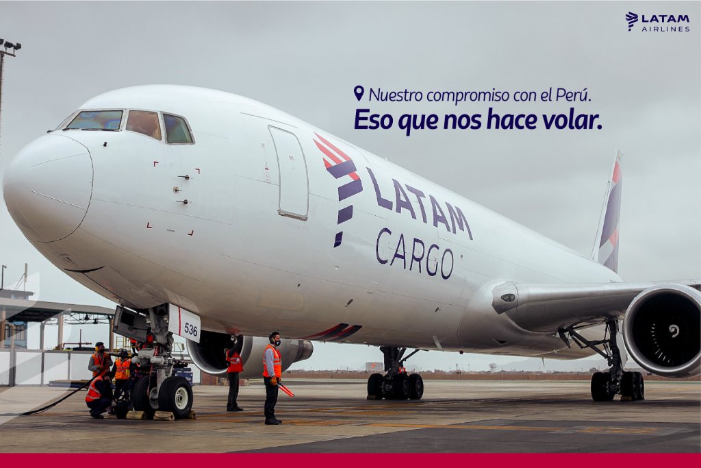 LATAM_PER's tweet photo. El 29 de mayo trasladamos junto al @Minsa_Peru y a #ScanGlobalLogistics 511.200 dosis de vacunas COVID-19 desde Ámsterdam hasta Perú. Continuamos poniendo a disposición de las autoridades nuestra conectividad, por la salud de todos los peruanos. #EsoQueNosHaceVolar. https://t.co/k9zqbX7a1a