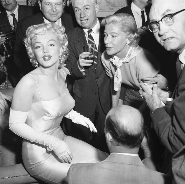 curious_tasha's tweet photo. On this day in 1926 Marilyn Monroe [Norma Jean Mortenson], American actress (Some Like It Hot), born in Los Angeles, California (d. 1962) https://t.co/MZM4HeApWj
