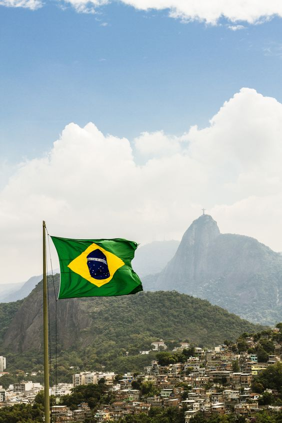 angelioti's tweet photo. todo mês é mês do orgulho brasileiro e to aqui orgulhoso de mim mesmo com minha bandeirinha, amo muito ela, tbm não sei nem direito oq dizer

#AmadaTerraDoBrasil #TerraDeSantaCruz #ResplandeceOBrasil https://t.co/aNt1EASiib