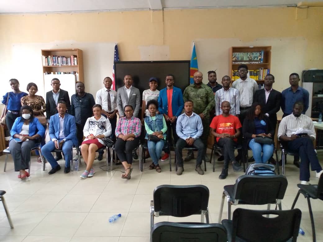 YaliRDC's tweet photo. 27 05 21
#OCGL & @YaliRDC ont organisé 1e conférence à l'occas° d la J.I.des Espèces menacées
Thème : "La jeunesse congolaise face aux enjeux de la crise planétaire & d la biodiversité"
Ces assises ont connu la participat° des jeunes leaders des organisat° environnementales. https://t.co/n2EiHdaSYF