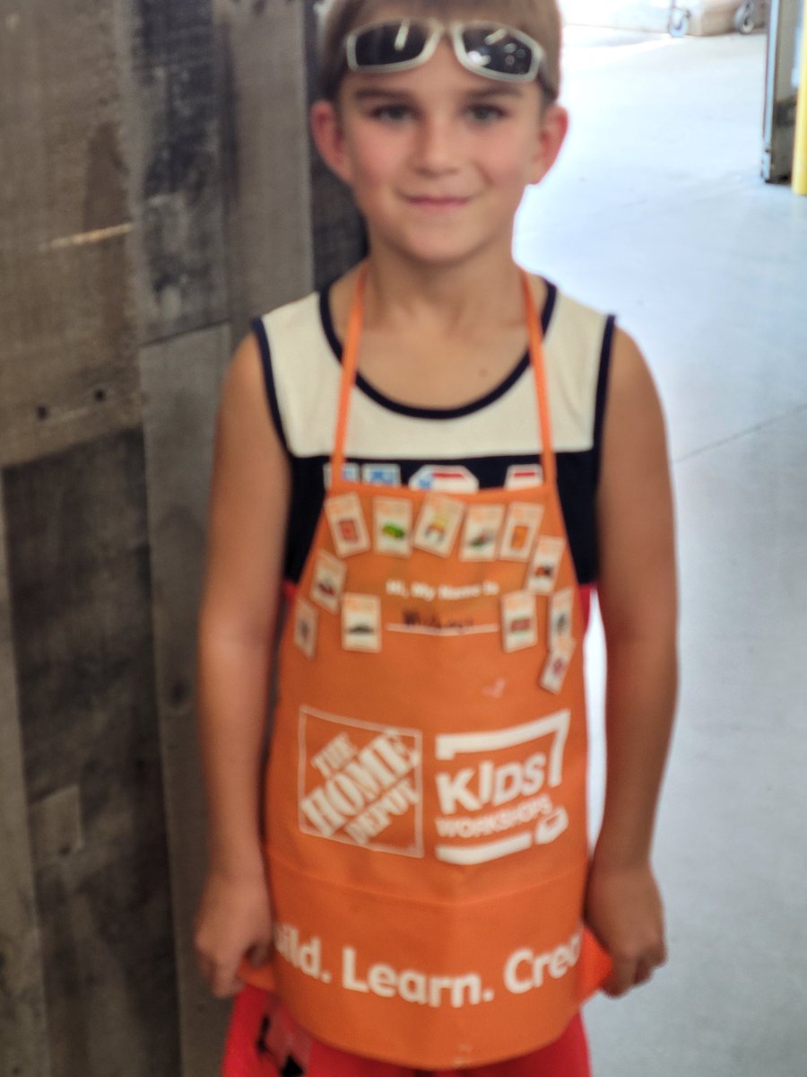Michael stopped by #1121 to proudly show off his apron.  Great job. #KidsWorkshop #BuildingCommunityRelationships