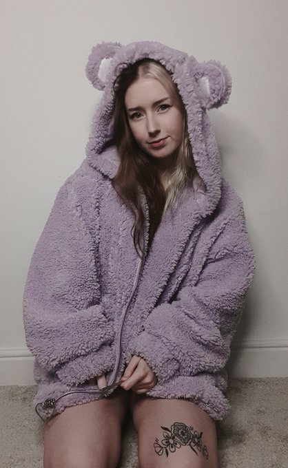 Little on / off 💜 https://t.co/psGl9x2Qr3