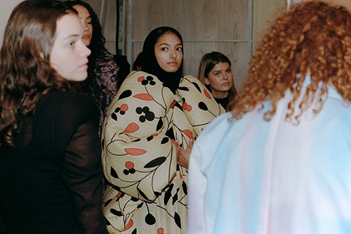 Jordan Dalah’s Wild and Wonderful ‘Doona Chic’ #AAFW Show: coolpretty.cool/jordan-dalahs-…