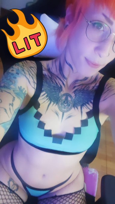 Me he corrido mucho mucho en la webcam!! Y he grabado un nuevo video que va directito a mi Only! Ya sab&eacute;is<a href="/tag/mvsales"class="tags"><span>#mvsales</span></a>