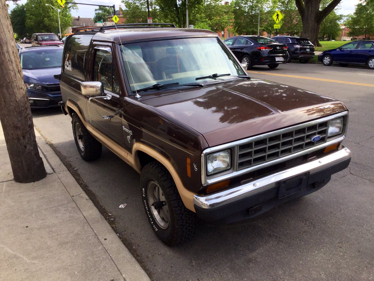wareFLO's tweet photo. #Bronco2! https://t.co/shypCx1f07