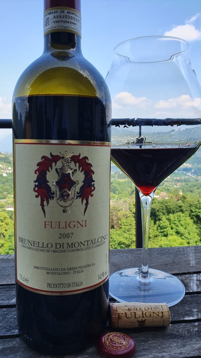 KerinOKeefe's tweet image. Fantastic 2007 #Fuligni #Brunello from our cellar. Drop-dead gorgeous &amp;amp; ready now. Hailing from the classic zone of #Montalcino it has great depth &amp;amp; finesse. The property once belonged to #BiondiSanti. Gontrano, Tancredi's brother sold it in 1923 to Fuligni. The rest is history.
