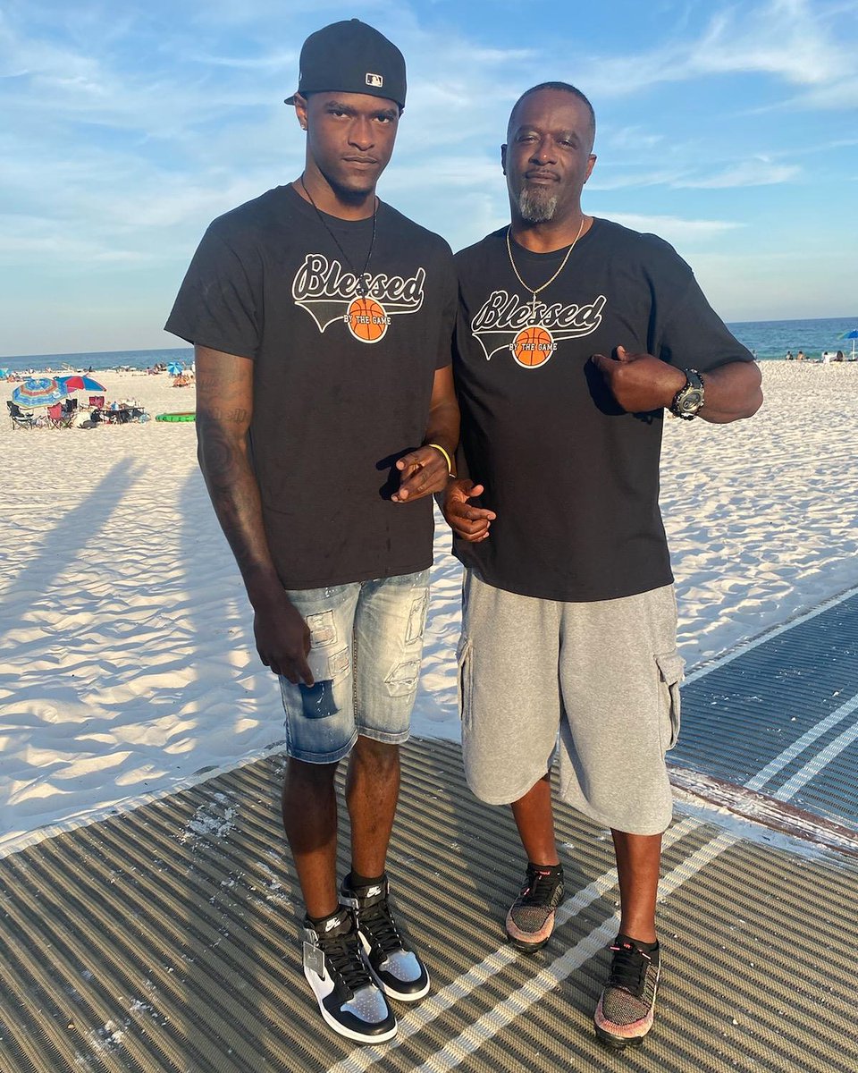 crossovergear's tweet photo. @j_bingham11 rockin' the "Blessed By The Game" ๐ Tee! Appreciate you Fam! โ๐ฝ #blessedbythegame https://t.co/KARg8qmbOM