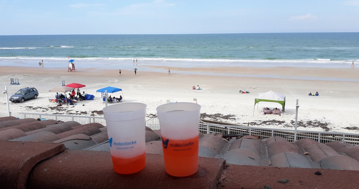 mobiclocks's tweet photo. Chillin' with MobiClocks on Memorial Day!  Check us out. Our #timeandattendance system is fast, accurate and easy to use. #HR #Construction https://t.co/blezFJemzG