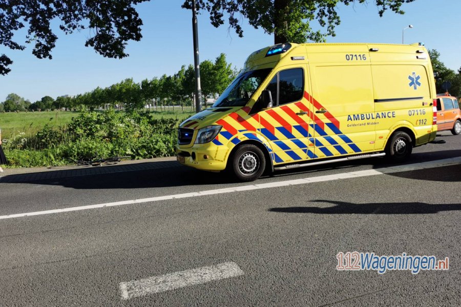 Wielrenner gewond bij aanrijding met scooter in #Bennekom. 112Wageningen.