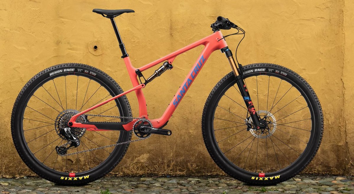 After many months of teasing its new cross-country race bike in domestic and World Cup events, Santa Cruz is finally releasing the full details of the Blur. mtbr.com/threads/first-…