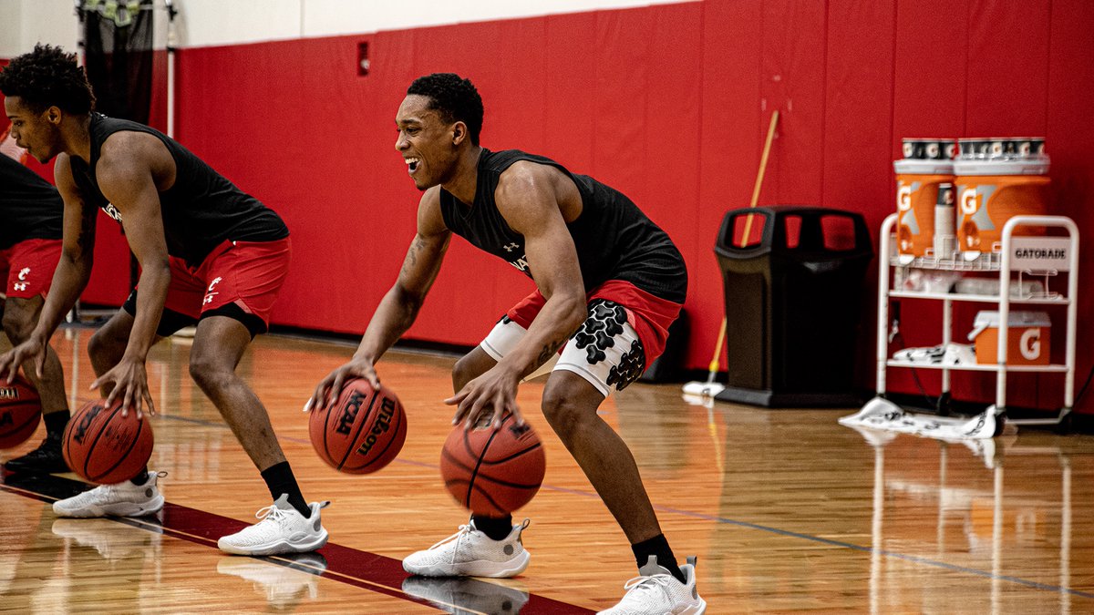 Cincinnati Men’s Hoops on Twitter "Day 1. Fired up. Bearcats…