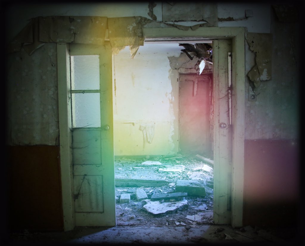 ChrissyvWellean's tweet photo. ... colourful invitation to an uninviting environment ... #lostplaces #urbanex #urbandecay #abandoned #opendoor #light #lightdiffusion #explore #mood #atmosphere #spirit #magic #spell #silence #peace #imagination #soulsearching https://t.co/8Cipw5rEvs