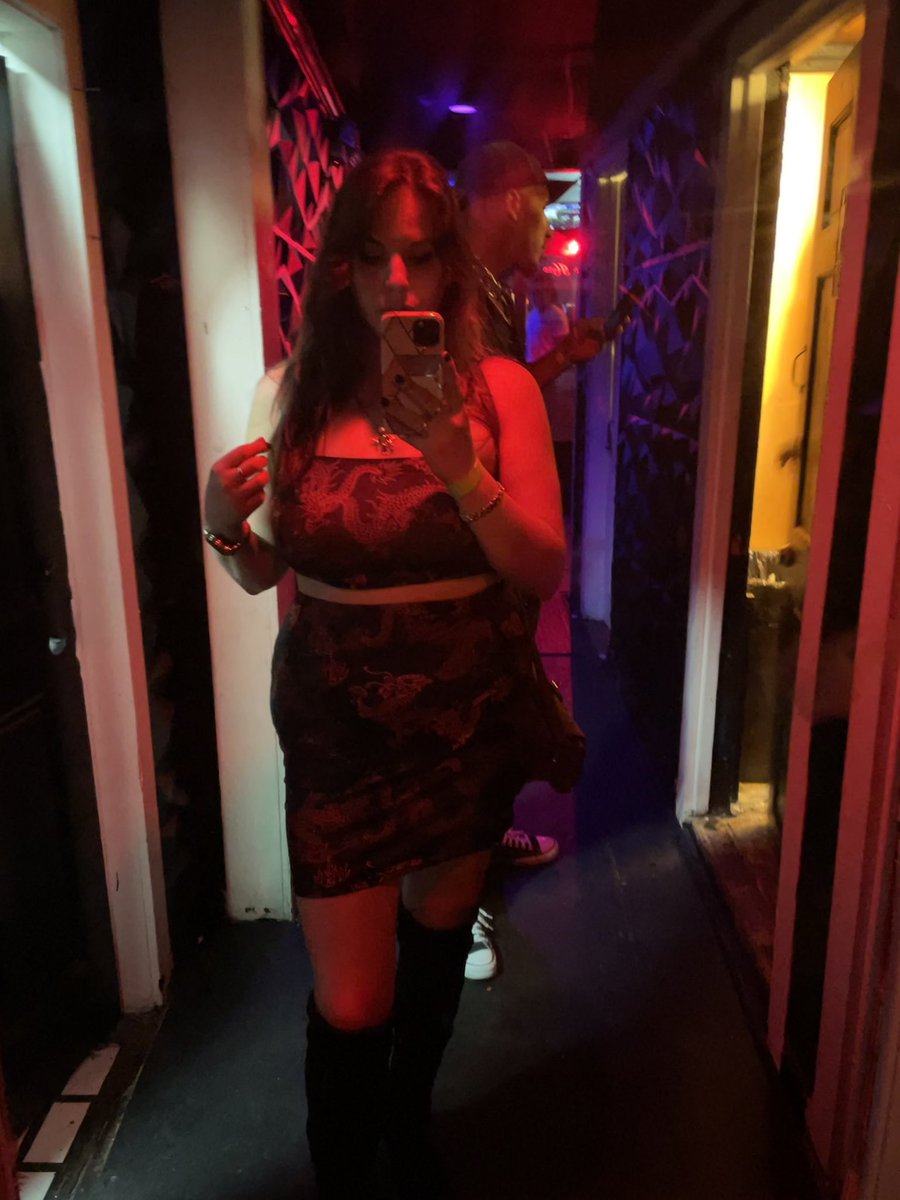 If we were at the same bar, would you buy me a drink? 🍸