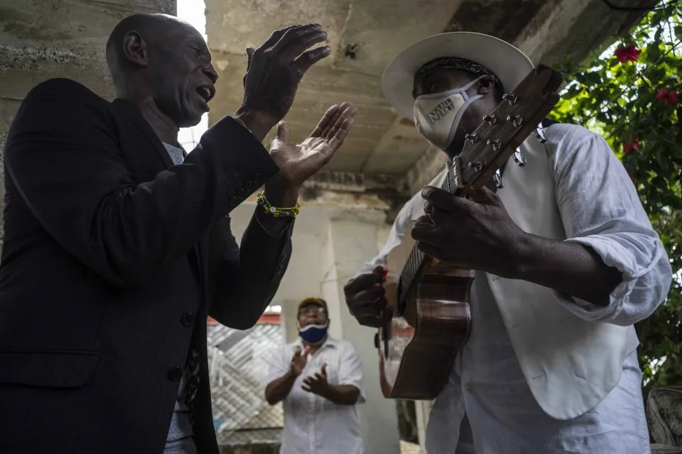 ARodriguezAP's tweet photo. #Larumba cubana no cree en #pandemia. #Okuté llega a Nueva York con sus cantos tradicionales acompañados de jazz, salsa y son, una medicina para la #COVID-19 https://t.co/gLUNmgdL2t
#Músicacubana 
@ChuloRecords https://t.co/2cH75z95pL