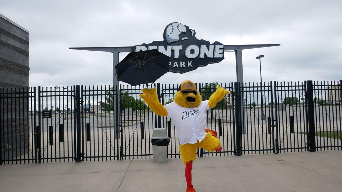 🎶”Rain, rain go away, we’ve got an opening day game to play!🎶” <a href="/SIMiners/">SI Miners</a> #ProtectThePickaxe⛏