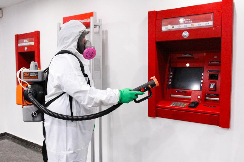 bcodeltesoro's tweet image. #PrevenciónBT | En nuestra institución mantenemos la limpieza y desinfección de todos sus espacios, evitando así, la propagación de la Covid-19. 

¡Cuidarnos y cuidar a nuestros familiares y amigos es tarea de todos!