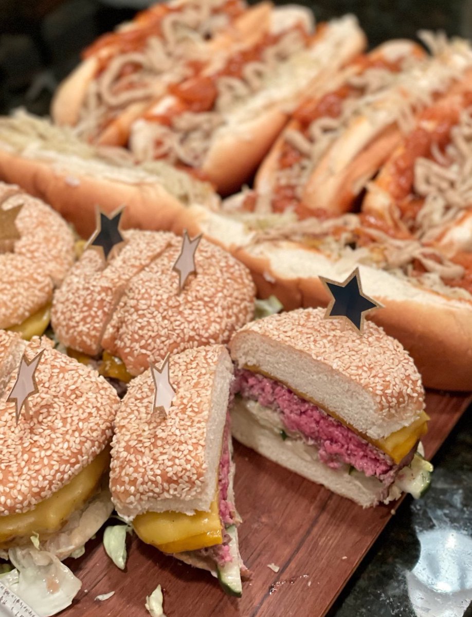 rachaelray's tweet photo. Memorial Day BBQ #Foodfolio ✨ https://t.co/cEpsPuH4EL