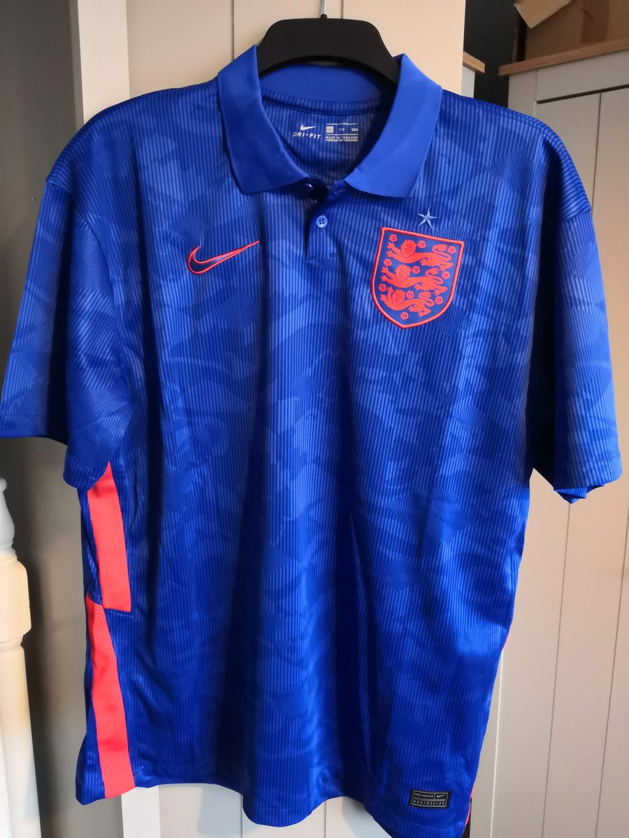 ShirtsDHgate's tweet photo. @jutin__ @JKing1874 @EnglandFootball £24 for the both. China's finest https://t.co/EztA7ZVQa0