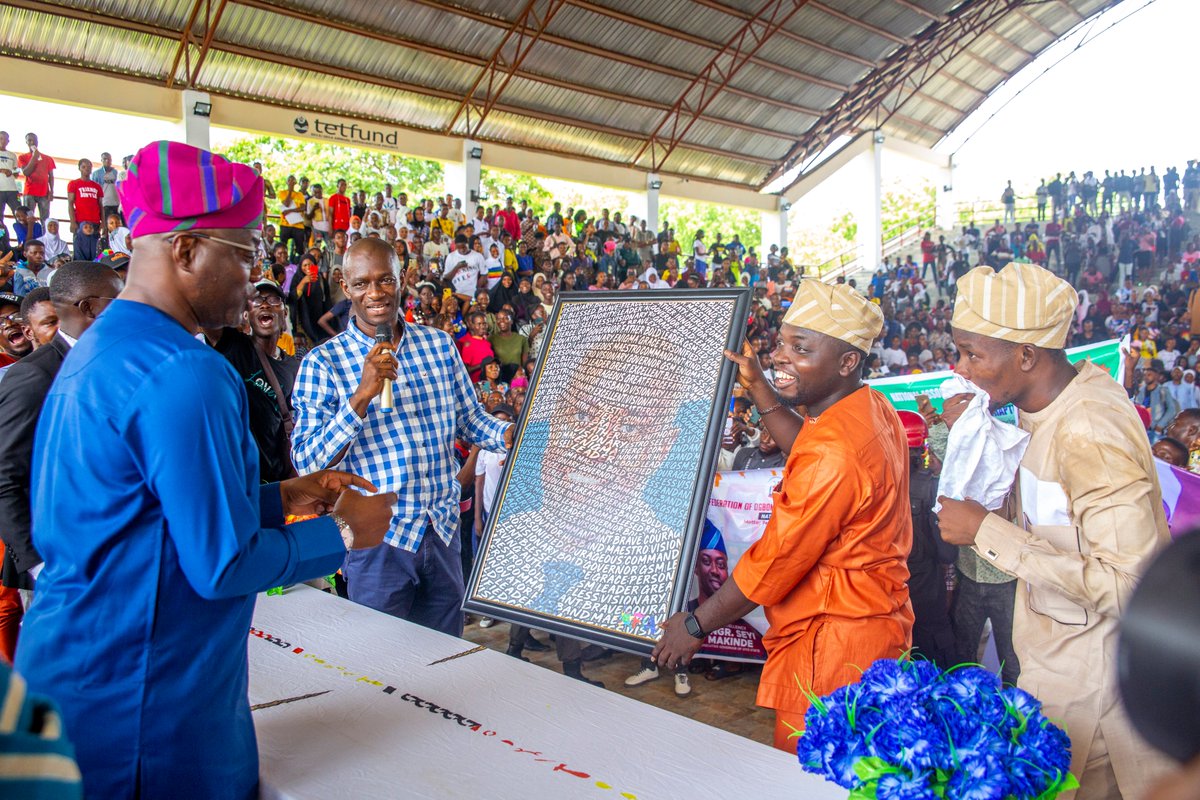 seyimakinde's tweet photo. We visited the LAUTECH, Ogbomoso, this afternoon. I assured the students that now that we have secured sole ownership, the university would no longer experience incessant strikes. I also announced a reduction of school fees for all students by 25%. https://t.co/zmobcQsVCm