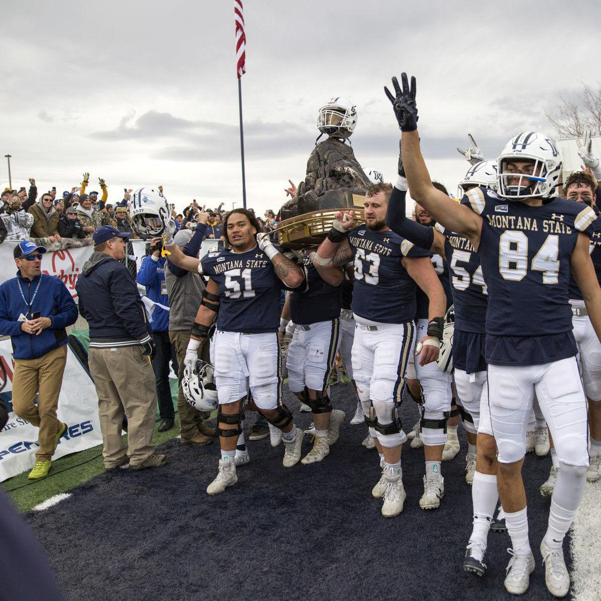 gbatu_jr's tweet photo. I am very stoked to say that I have received an offer from Montana State University. Big Thanks to @KingJB01 &amp;  @CoachUdy!                                        @tvhsbearsfb @CoachMerida @CoachEspo https://t.co/bkp1veDIpb
