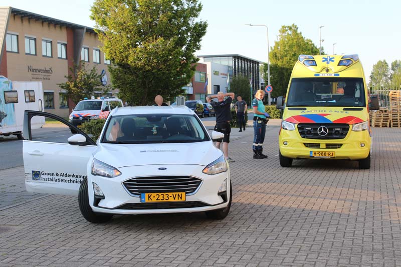 NU ONLINE: Twee voertuigen beschadigd na ongeval Naaldwijkseweg Wateringen..