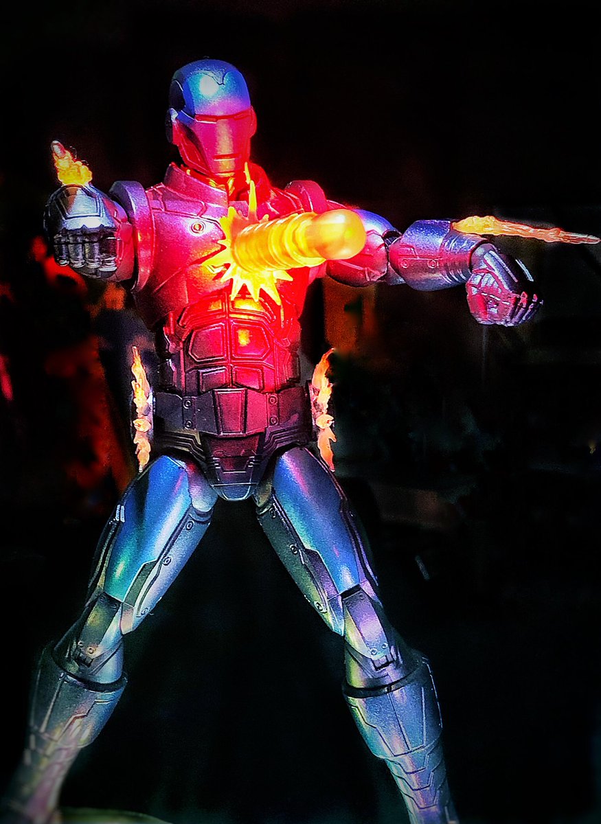 actionfigurejun's tweet photo. Iron Man, being all stealthy. #mezco #ironman #stealtharmor #actionfigurephotography #toyphotography #tonystark #invincibleironman #actionfigurecollection #90scomicbooks https://t.co/fBZUttRkX6