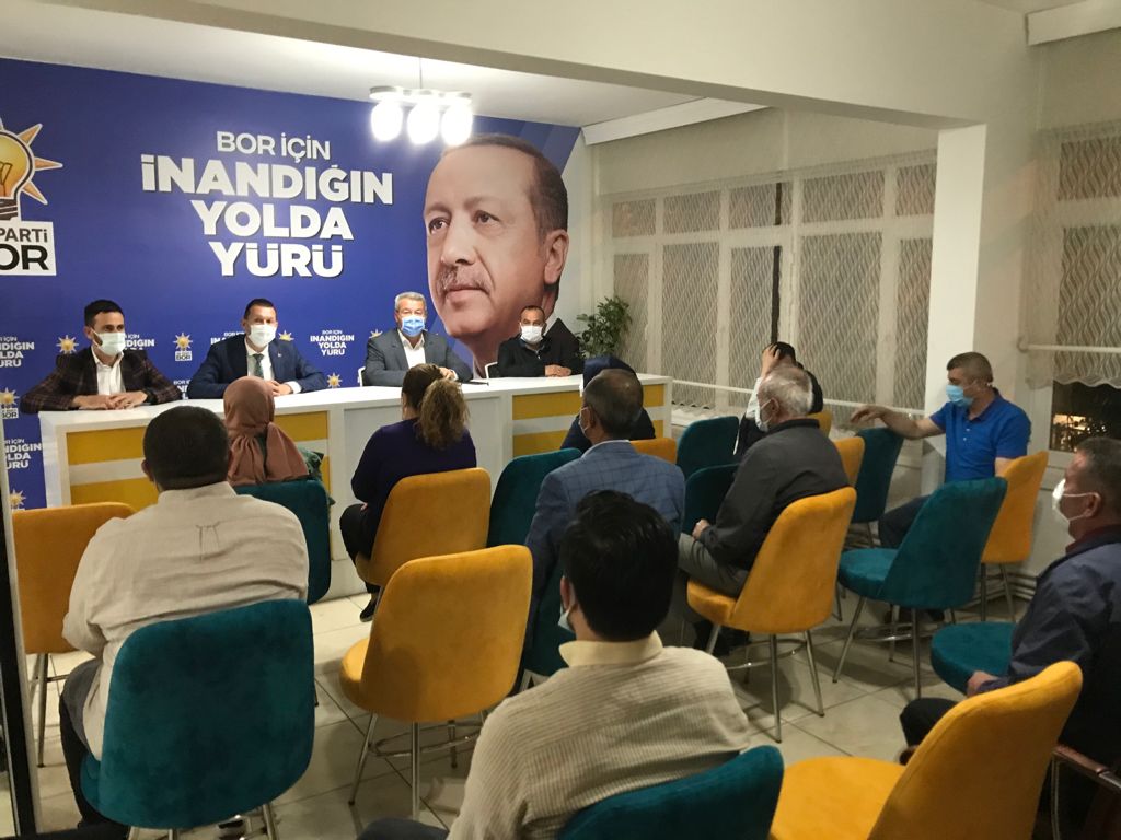 akpartibor_51's tweet photo. 1 Haziran normalleşme kararından sonra haftalık olağan toplantımızı ilçe binamızda ilçe bşk. @altunbas51 başkanlığında belediye bşk. @serkanbaskan51 katılımıyla gerçekleştirdik. Belediyemizin yatırımları hakkında bilgi verildi.
@avhamzadag
@RTErdogan https://t.co/QYgtyE5kFG