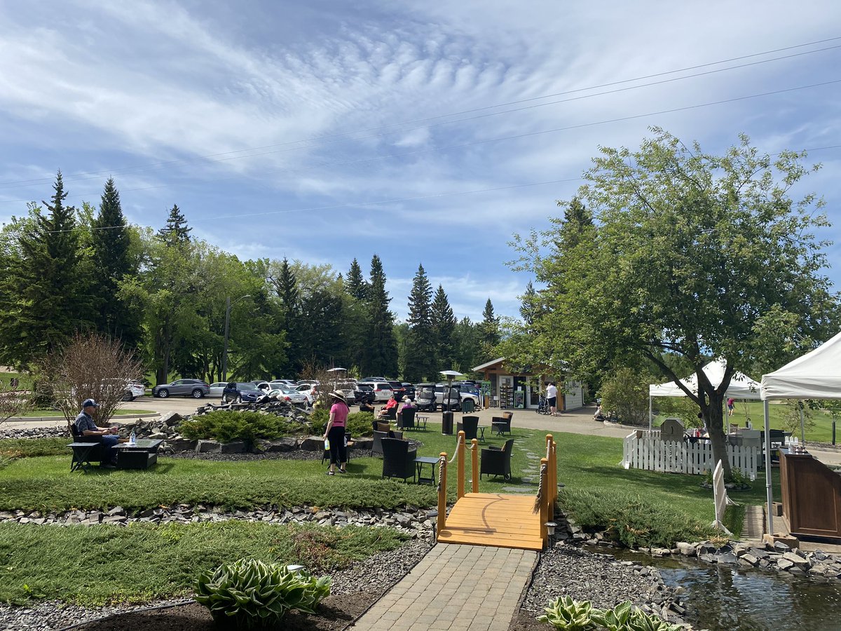 WindyGCC's tweet photo. Members, we are excited to officially have our patio open as well as re-open The Pad! We recommend making a reservation if you are coming down to enjoy our patio by calling 780-988-5501 Ext. 109. We have a great new menu that you will love! 🥳#Windermeregcc #Patio #ThePad https://t.co/1bPu40x4hp
