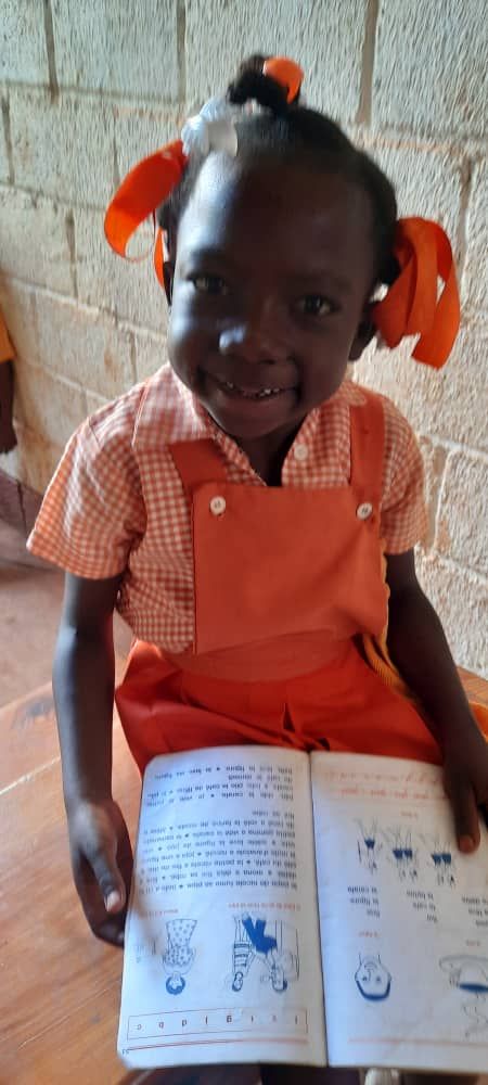 Trinity_HOPE3's tweet photo. What day of the week is most disliked? If you said Tuesday, you are right! Every other day has some semblance of a new beginning, a week halfway over or the end of a week and free time. 

BUT, maybe these pictures of smiling beautiful faces will brighten your Tuesday! 

#haiti https://t.co/kD8Gc3QE0n