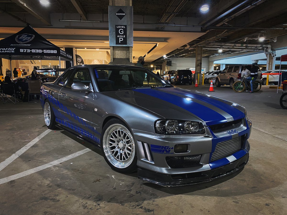 Nissan Skyline R34 GT-R