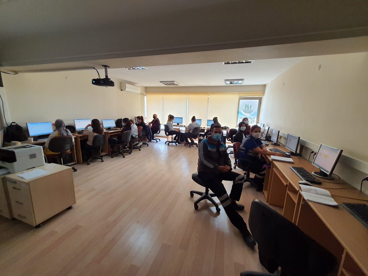 Her zaman herkes için eğitim anlayışı ile devam ettirdiğimiz bilgisayar işletmenliği kursumuz... #hayatoeğreninceguezel