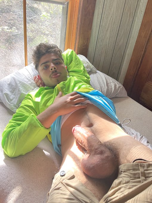 NGL my dick big 💯  ⚠️$5 sale on: https://t.co/KgJZTEWmBH https://t.co/SvhjZGIxjh