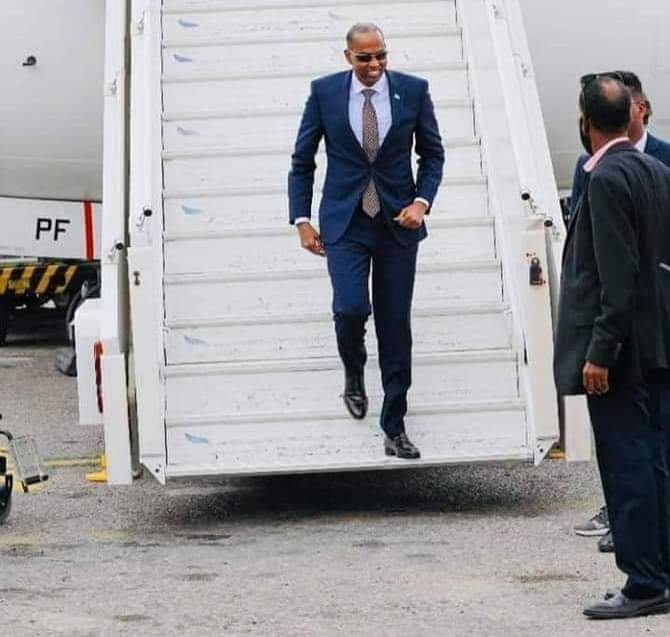 Aniga2025's tweet photo. Ra'iisul wasaare @HassanAKhaire 
Waxyaabihii aan Sida wayn ugu Xasuusto waxaaa ka mid ah,
Soodaynta maxaabiistii ku dhibataysanayd Daafaha #dunida
Allaah haka ajar siiyo,mudane.
Xukumada hada jirta waxaan o dhan Lahaa yaan La iloobin Dadka ku dhibataysan Jeelasha shisheeyaha. https://t.co/rF04P0MDLs