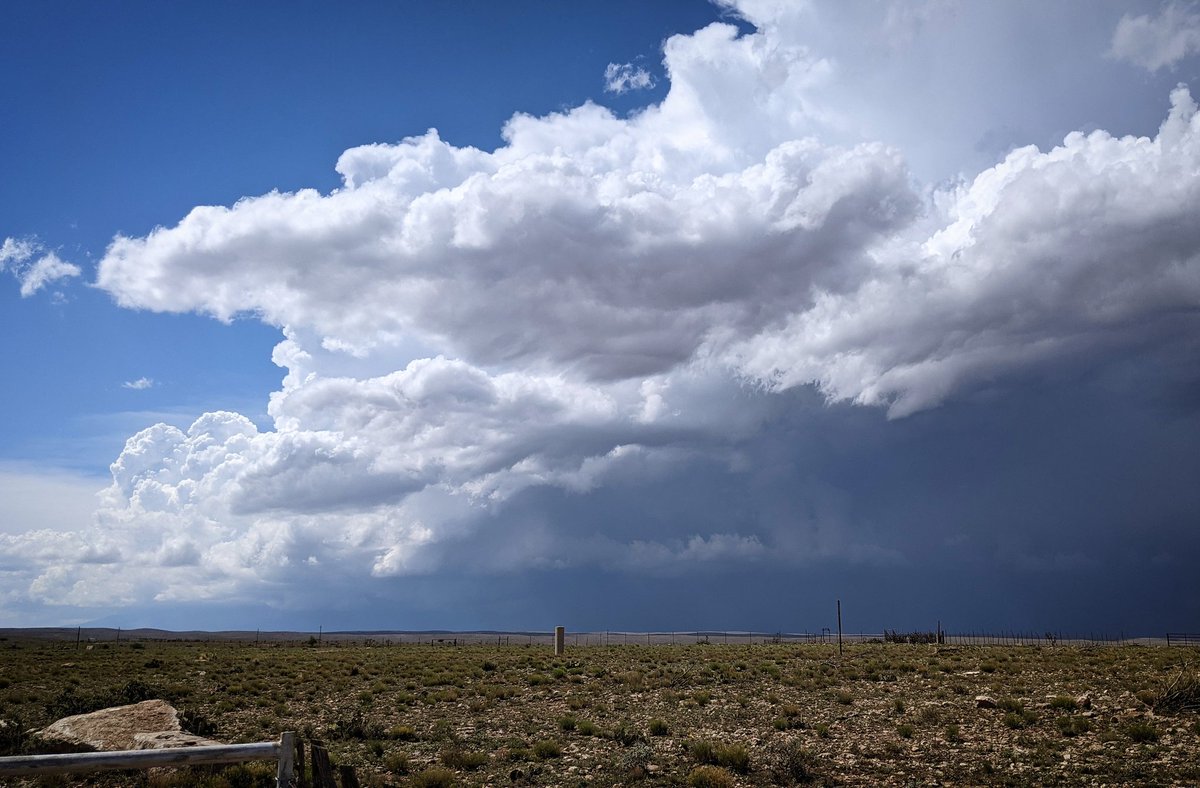 danncianca's tweet image. Severe thunderstorm northwest of Roswell New Mexico right now.
#NMwx #AlwaysChasing