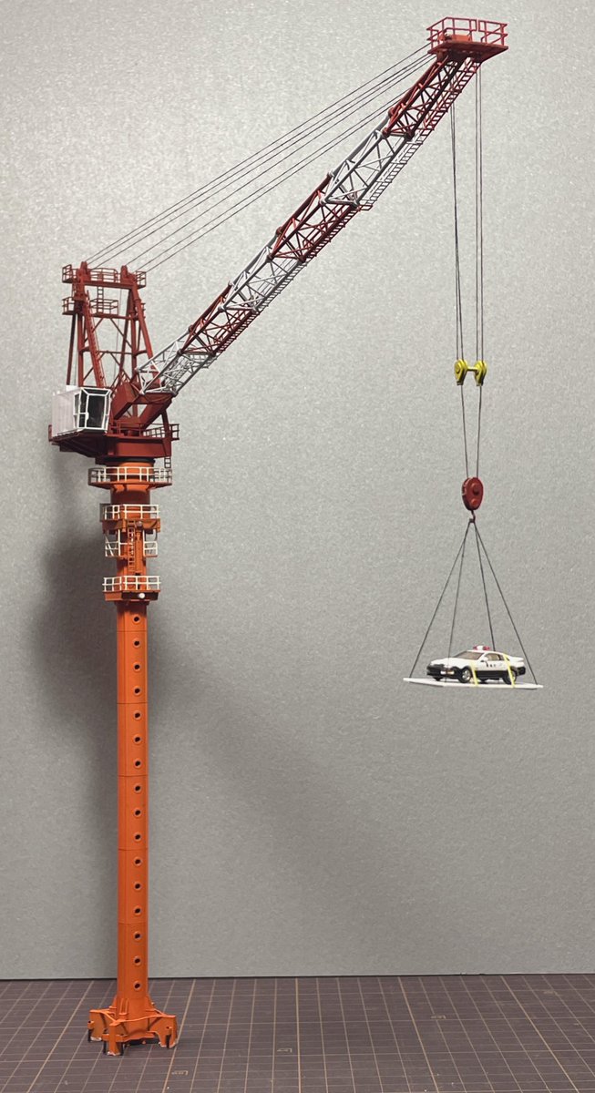 1/150タワークレーン模型がほぼ完成。IHIのJCC-400Hがモデルですが資料