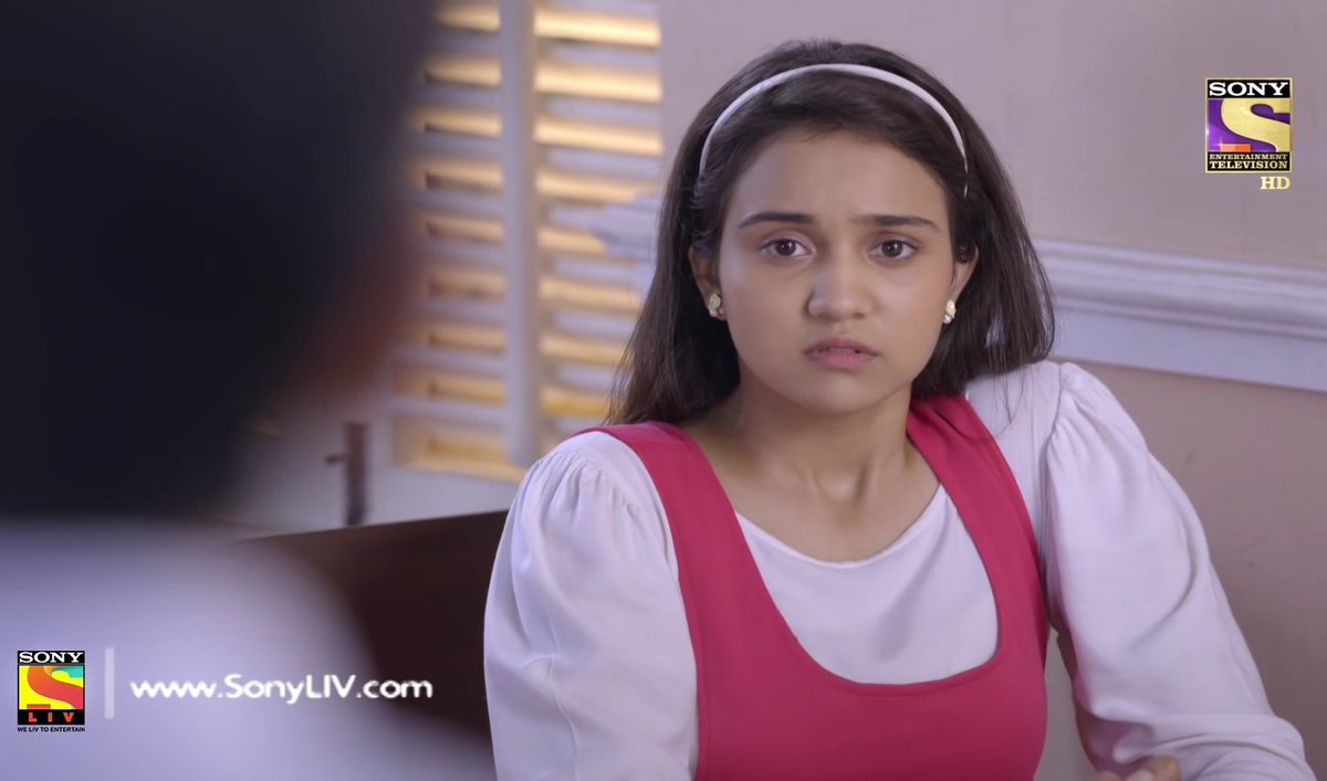 lmKash9's tweet photo. "Wapas aaya toh Dadi ki baaton se pyaar thoda aur kam ho gaya aur ab Sunaina beech mein aa gayi toh pyaar bilkul khatam ho gaya" 🤣

And there came Sameer's flying jet 2 bring her back 2 reality 🤣
#YehUnDinonKiBaatHai
@irandeeprai @Ashisinghh
#AshDeep
#AshiSingh #RandeepRai https://t.co/T0oetp2FQZ