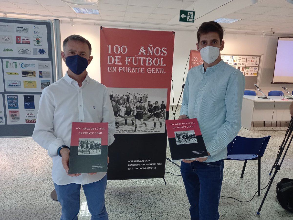 Presentado el libro "Puente Genil 100 años de fútbol", una obra completamente imprescindible para conocer la evolución de este deporte en la localidad. Fantástico trabajo de Mario Roa, José Luis Ligero y Francisco J. Migueles. Enhorabuena!!!