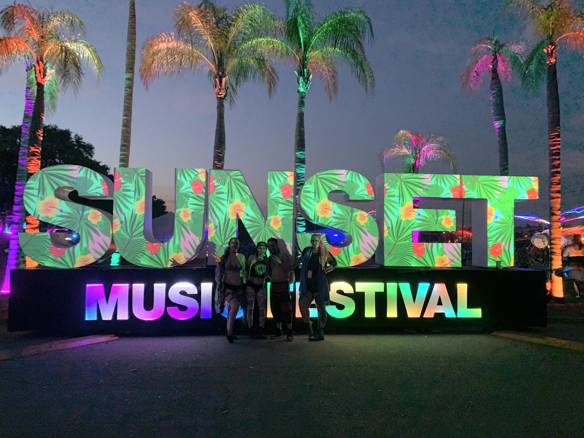 amandastarrett's tweet photo. Nothing better than finally being back to festival szzznnnn https://t.co/0kGsnmba2D