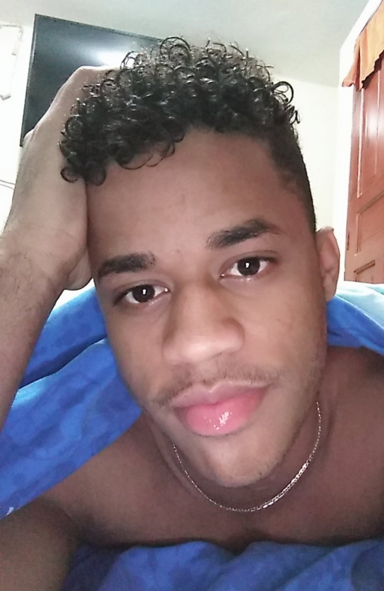 pervertido09's tweet photo. Solito en casa🙈🤭😋 https://t.co/EE67xNTOan