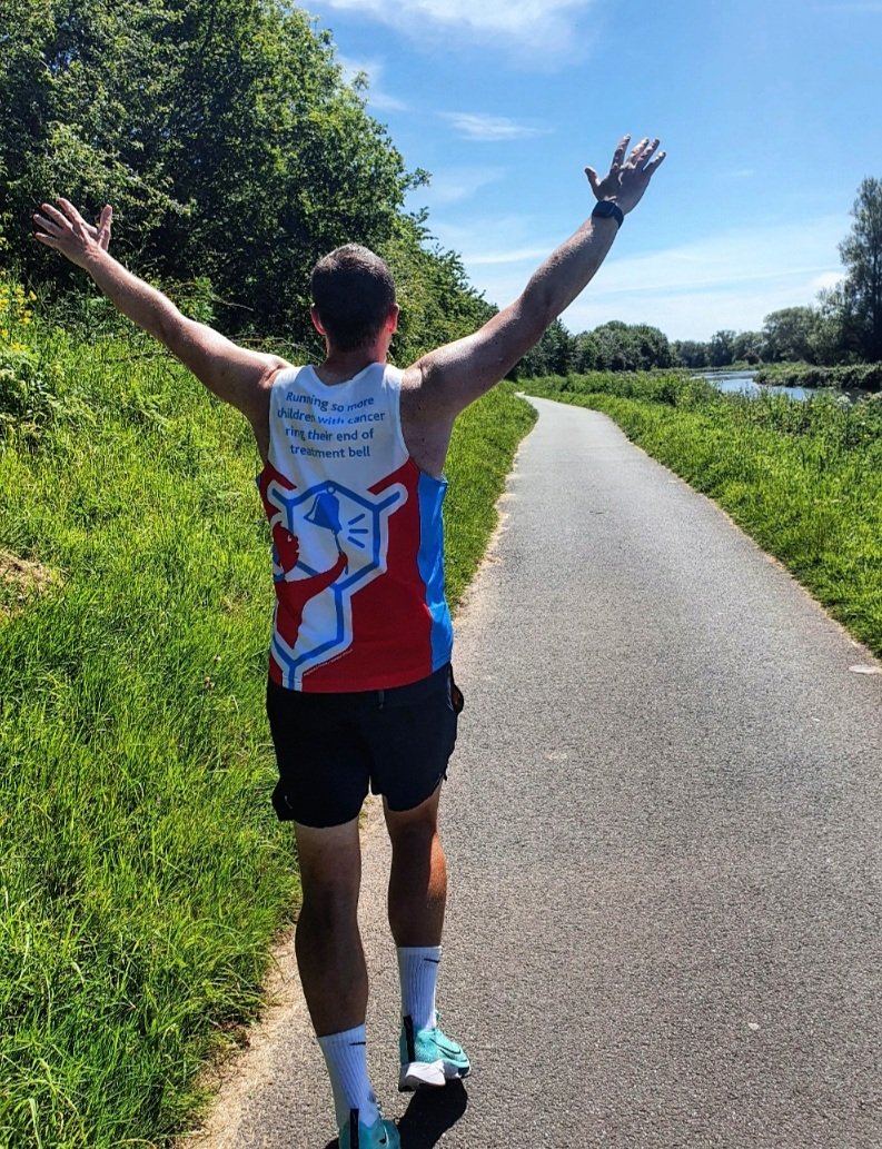 Twitchin2's tweet photo. It's hard to sum up marathon no 3 today in only 4 photos, as cycle support I took several!!! Am in awe of the mental strength and determination of Mike and Max running #7in7days for @Finnleyswarrior @CwC_UK ❤💪 #finnleyswarriors #cwcuk #7in7days https://t.co/6eiAHdG2B5