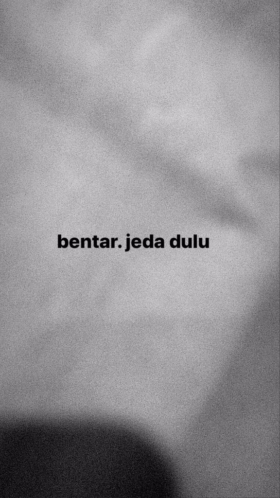IsmailAbdulRac1's tweet photo. Istirahat tot ๐
Ingat !!! biyar masih mencari tapi tetap bangun pagi , ya walau hanya sarapan atau ngopi segelas sma roko 3 batang tidur lagi . #Tetapmenyerahjangansemangat #anakngen #nyerahbego #ngopilebihenak #hideung + #garpit https://t.co/iNLIIQkGGG