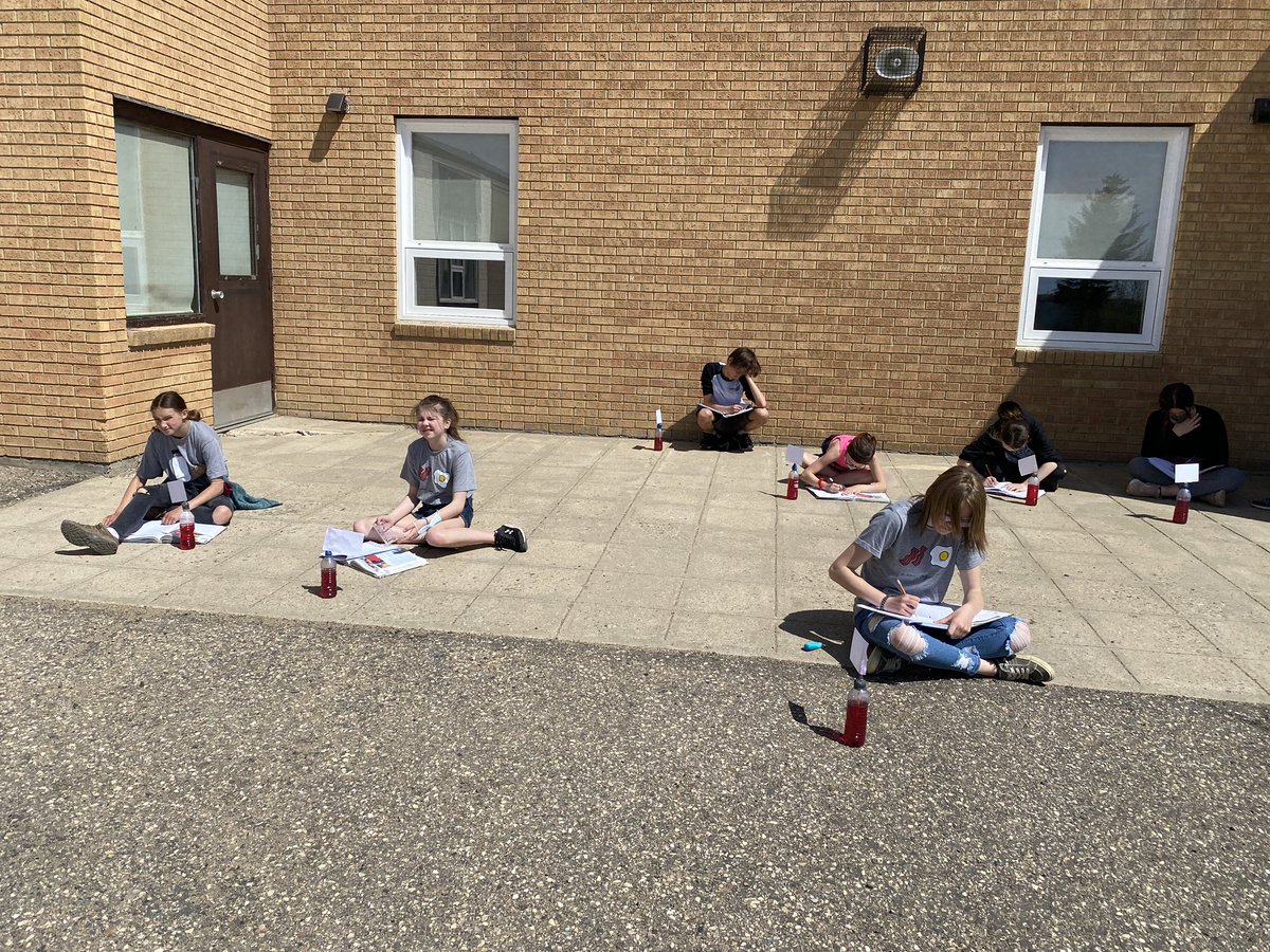 aesjets's tweet photo. Gr 7 sc students are learning about the effects of heat on solids, liquids, and gasses. @PrairieSouth #learningtogether #outdoorclassroom https://t.co/lEdv06dEuM
