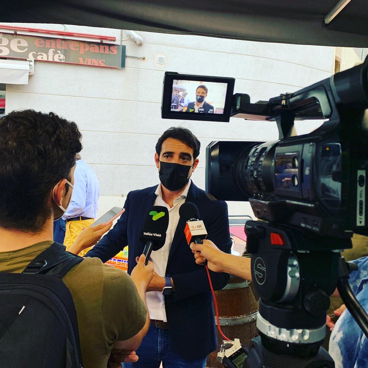 manureyeslopez's tweet photo. Apoyando el trabajo municipal de nuestros compañeros en el Valles Oriental. Hoy reunión en Montornes 📍

👉🏻 Únete al proyecto de cambio popular

#populares #barcelona #cambio #cataluña https://t.co/Dd65ogoiml