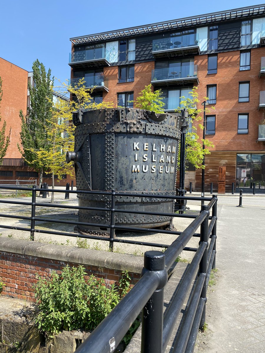 maria_shinn's tweet photo. Summertime in Sheffield surprisingly nice and great history including beautiful parks. Can see why the students love it @sheffielduni #sheffieldsummer #withtheboy #britishsummertime @SuzanneCulshaw these@may be familiar places to you too 🙂 https://t.co/u3DMx38Zb5