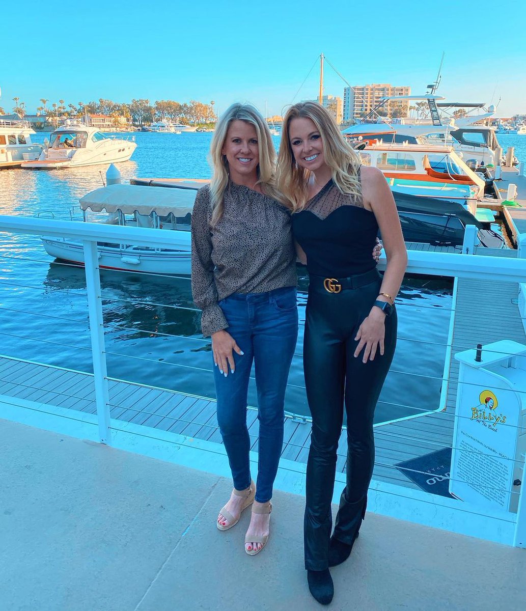 BillysNewport's tweet photo. Pencil in some aloha time this week for dinner at Billy's! What's your favorite entree? 🌺 Reservations are recommended and can be made at https://t.co/0Ebl44GXo9 or by calling (949) 722-1100.⁣
⁣
 📷 @ash_kleinsorge https://t.co/wfodkkvegb