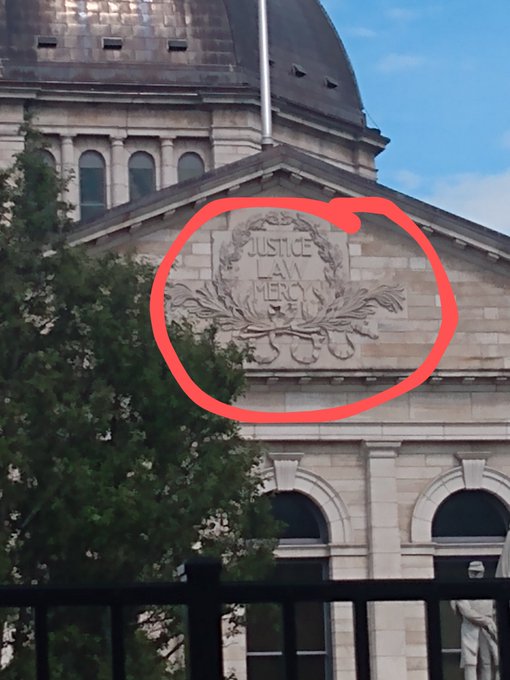 there is a lie on this building https://t.co/Y9kgf1COBW